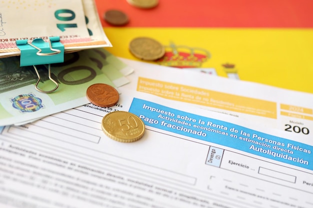 A close-up of a credit report document in Venezuela, highlighting sections related to payment history, outstanding debts, and credit score. A magnifying glass is placed on top of the document, suggesting a detailed review.